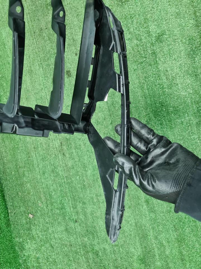 Решетка переднего бампера Porsche Macan (14-18)