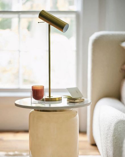 Золотая настольная лампа “Ллойд”