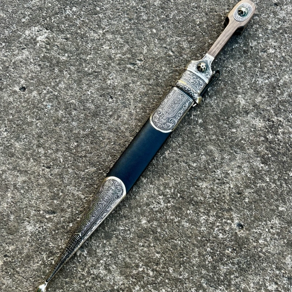 Кинжал Кавказский из стали 65х13 Орех (53см)