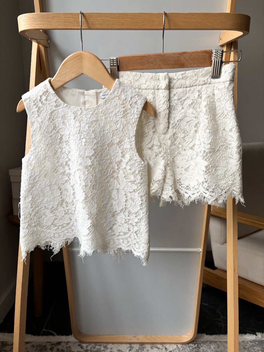 Кружевной костюм Dolce & Gabbana, 98