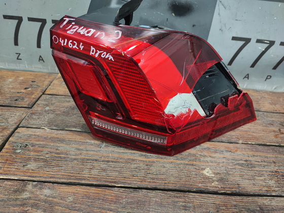 Фонарь задний правый LED Volkswagen Tiguan 2 16-20 Б/У Оригинал 5NA945096D