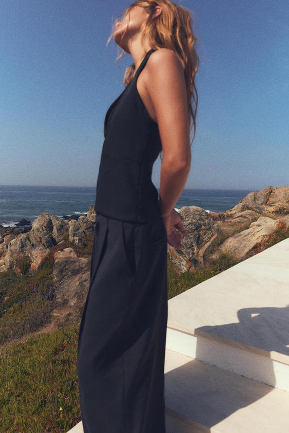 ZARA ТОП С ГОРЛОВИНОЙ ХАЛТЕР И СБОРКОЙ, ЧЕРНЫЙ