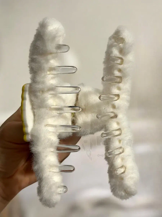 Заколка крабик краб для волос пушистый плюшевый Hello Kitty