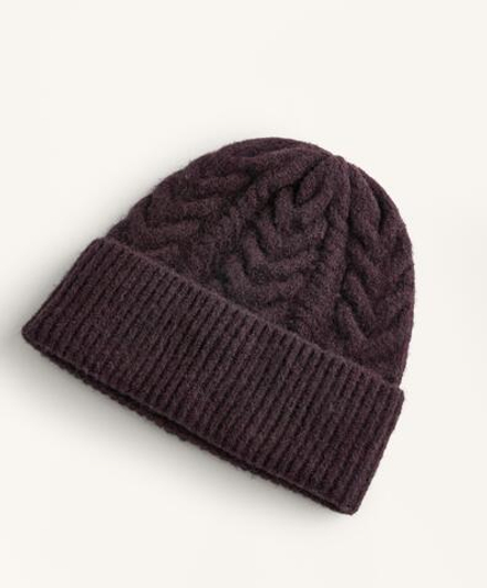 Oysho Вязаная шапка с аранским узором, темно-винный