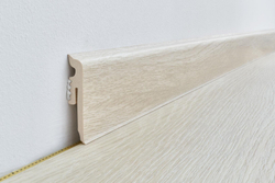 Плинтус гибкий Arbiton VIGO 60 Дуб Альба 15Х60Х2200 мм