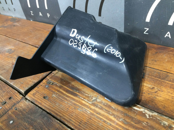 Воздуховод дефлектор радиатора правый Renault Duster 1 10-нв Б/У Оригинал 214949303R