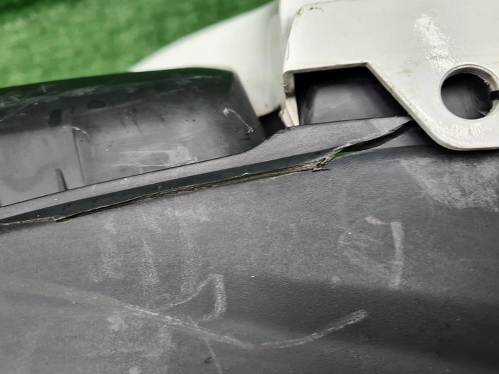 Бампер передний Peugeot 2008 (2013-2016)