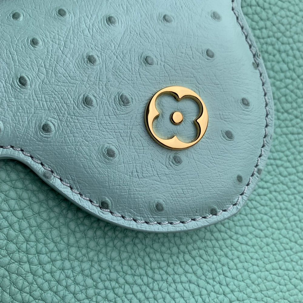 Louis Vuitton Capucines MM