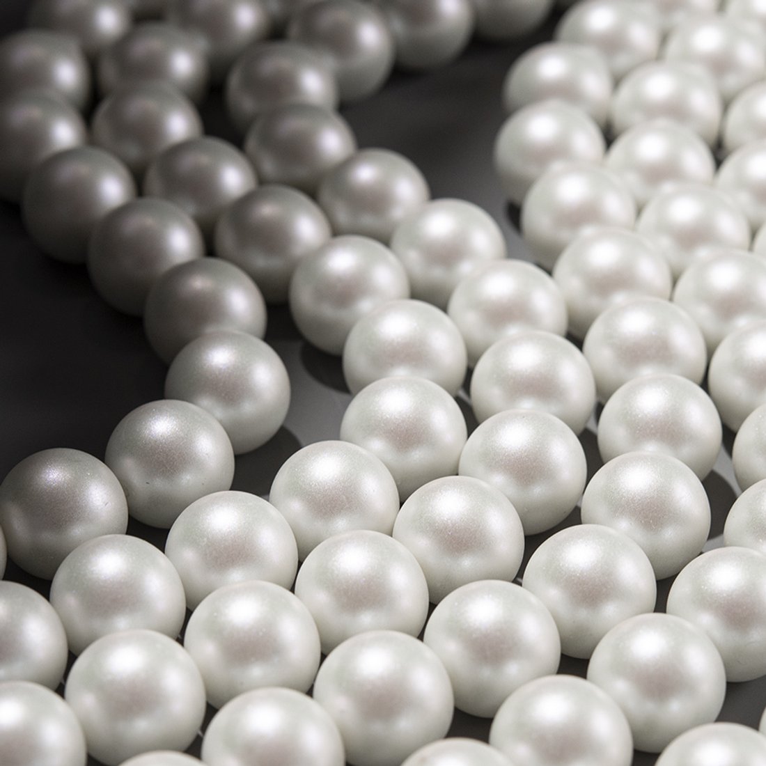 Хрустальный жемчуг, оттенок "Shimmer Snow", шар 12мм, перламутрово-сатиновое улучшенное покрытие