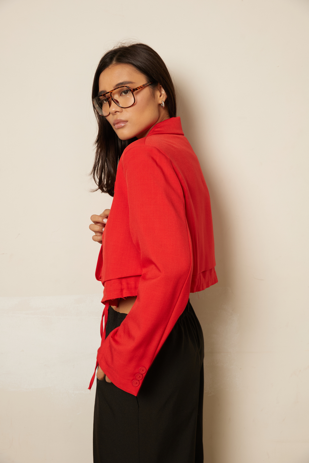 Жакет укороченный с необработанным низом