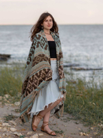 Теплый палантин с орнаментом