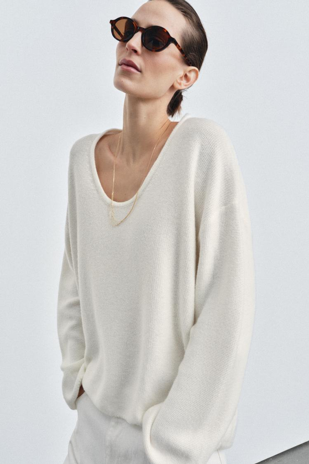 ZARA СВИТЕР С КРУГЛЫМ ВЫРЕЗОМ, ЭКРЮ