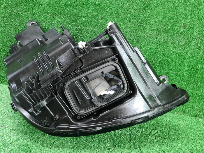 Фара левая Mercedes E W213 (2020-2023) LED