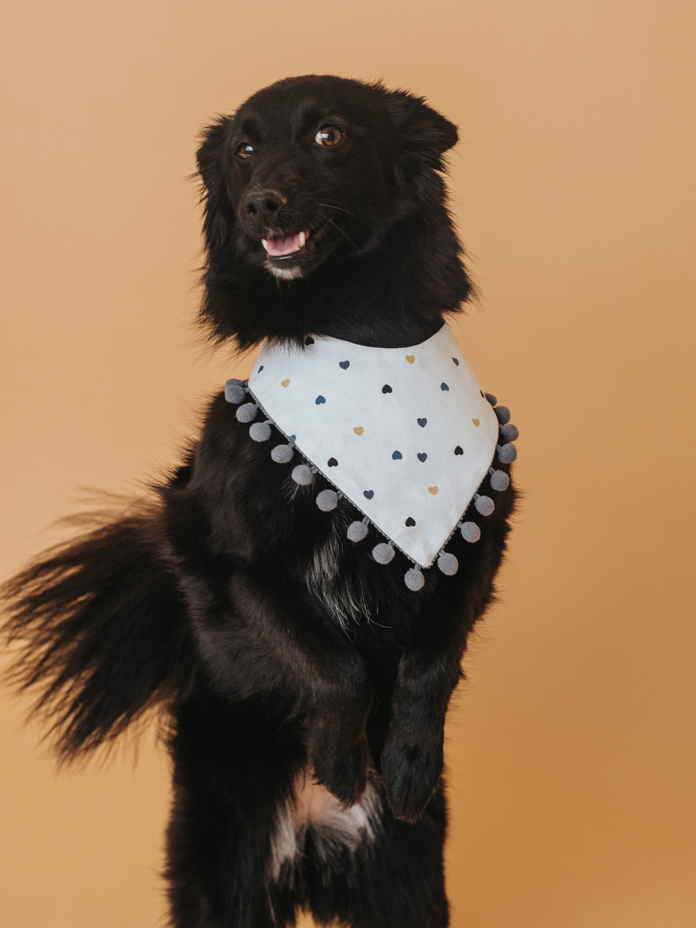 Бандана серая с сердечками