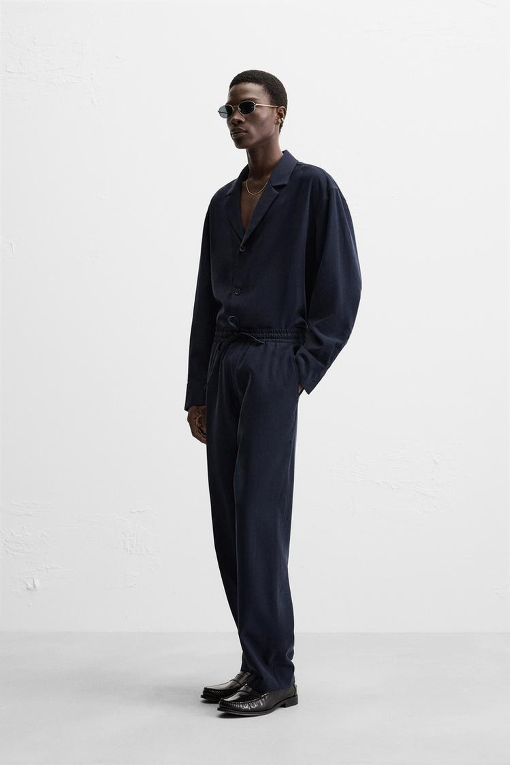 ZARA РУБАШКА СТРУЯЩЕГОСЯ ПОКРОЯ, ЦВЕТ НОЧНОГО НЕБА