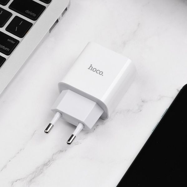 Адаптер питания Hoco C76A Speed source PD+QC 3.0 charger (USB-C: 5V max 3.0A/20Вт) Белый