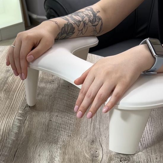 Эргономичная подставка для рук клиента