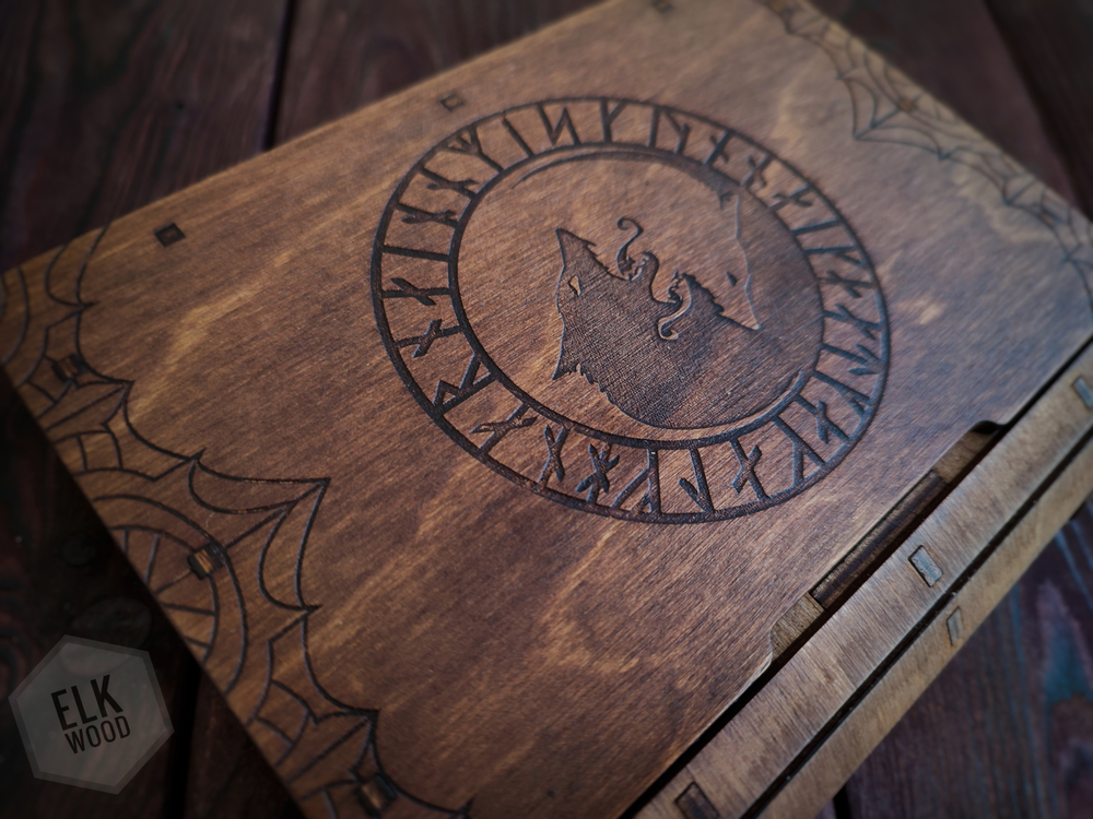 Шкатулка-книга с гравировкой