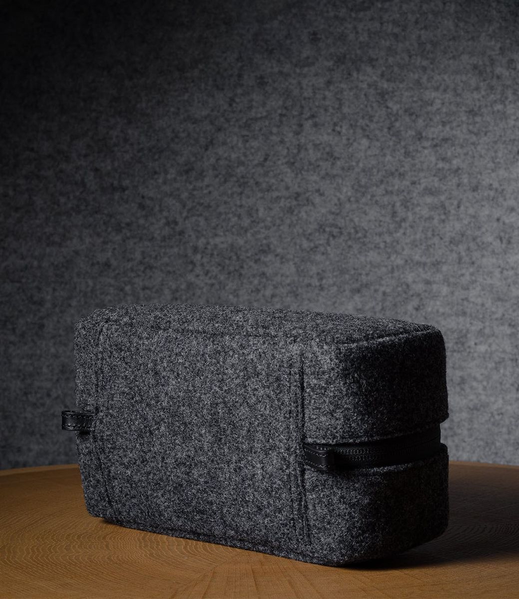 Hard Graft Full Disclosure Classic Wool — несессер из шерсти