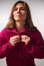 Кардиган с отложным воротником из мериноса ягодного цвета