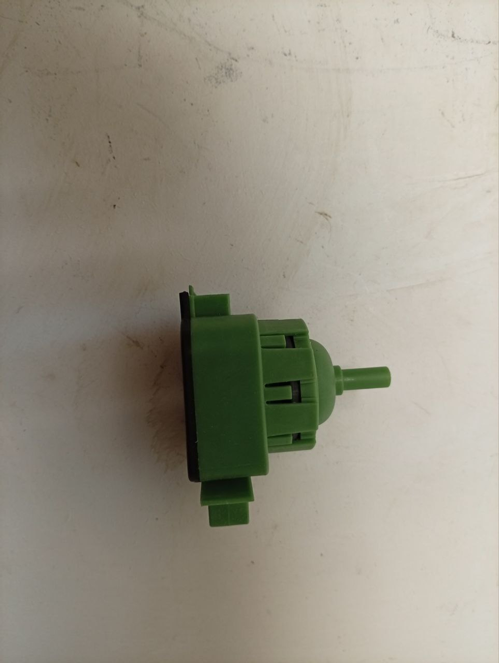 VMUF501B кт19 Датчик уровня для стиральных машин Indesit Ariston 16002692102 б/у