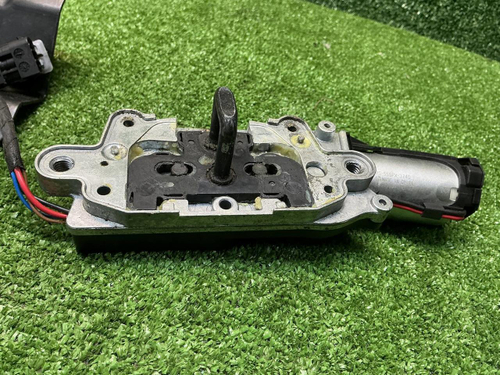 Доводчик крышки багажника BMW X5 E70 (2006-2013)