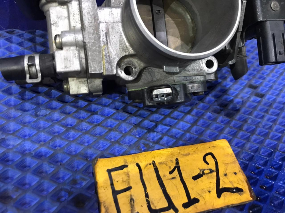 Дроссельная заслонка Honda CIVIC 2001