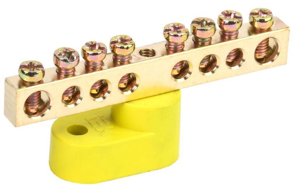 Шина PE "земля" ШНИ-6х9-8-У1-Ж на одном угловом изоляторе IEK YNN10-69-8C1-K05