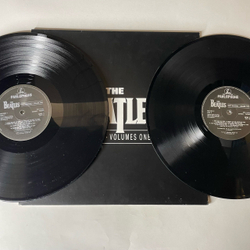 Винтажная виниловая пластинка LP The Beatles, Past Masters Volumes One and Two (Англия 1992)