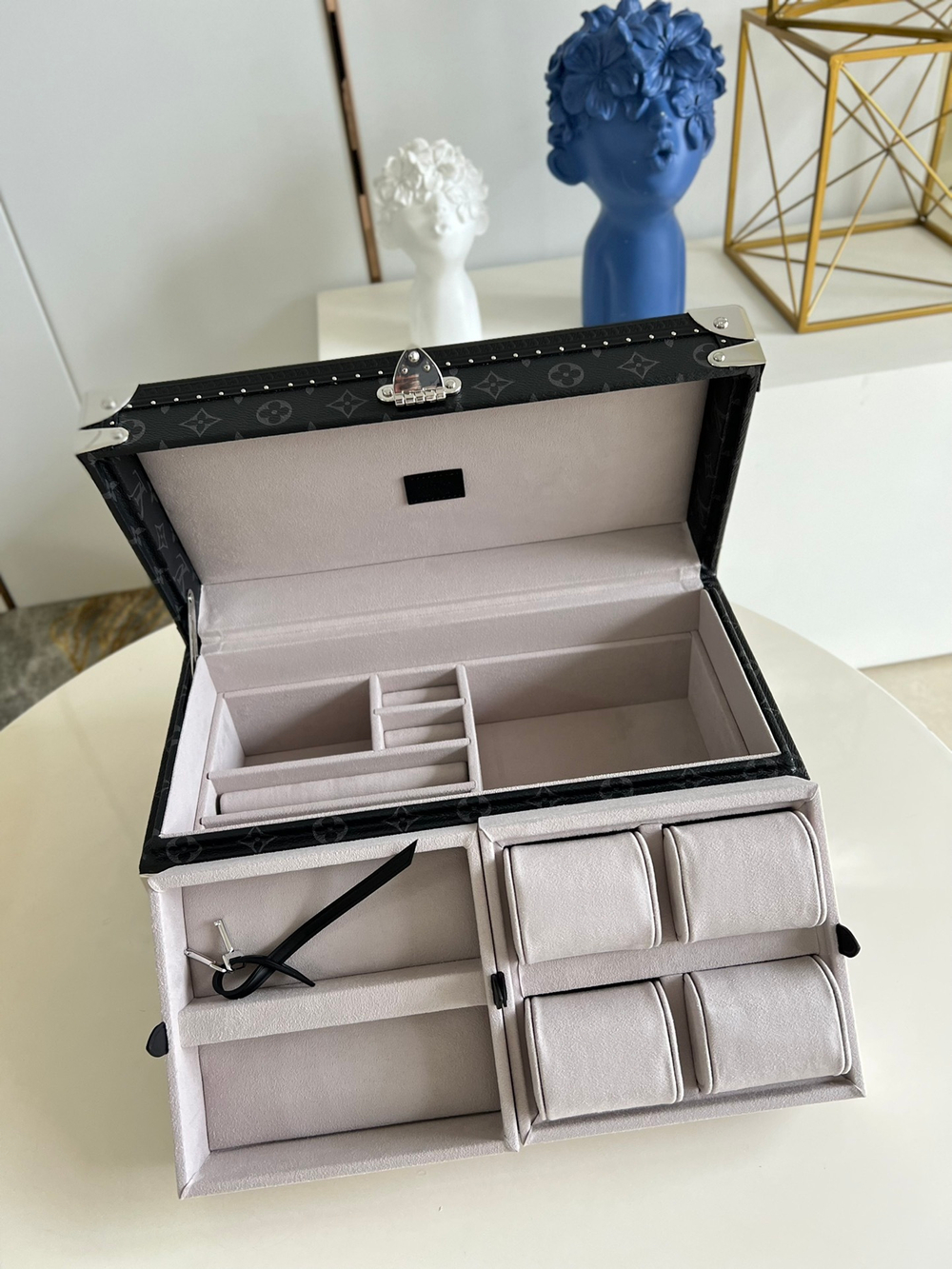 Louis Vuitton Coffret Accessoires