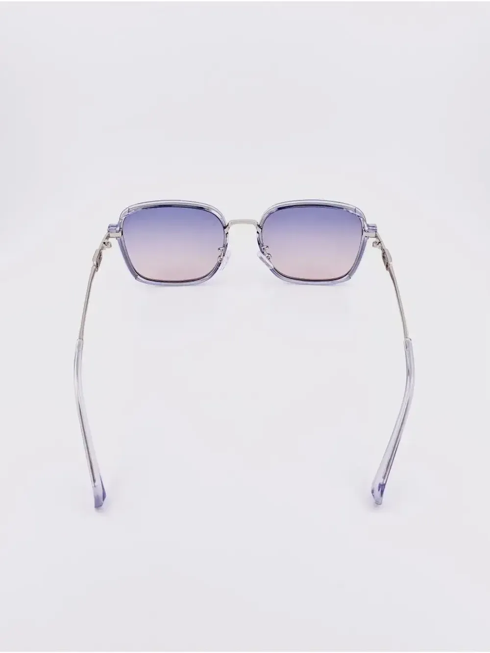 Очки солнцезащитные