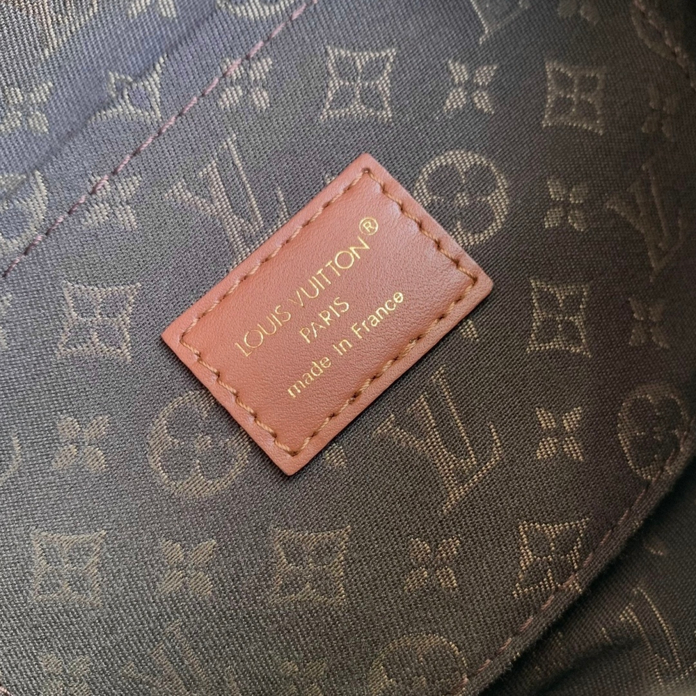 Louis Vuitton Express PM