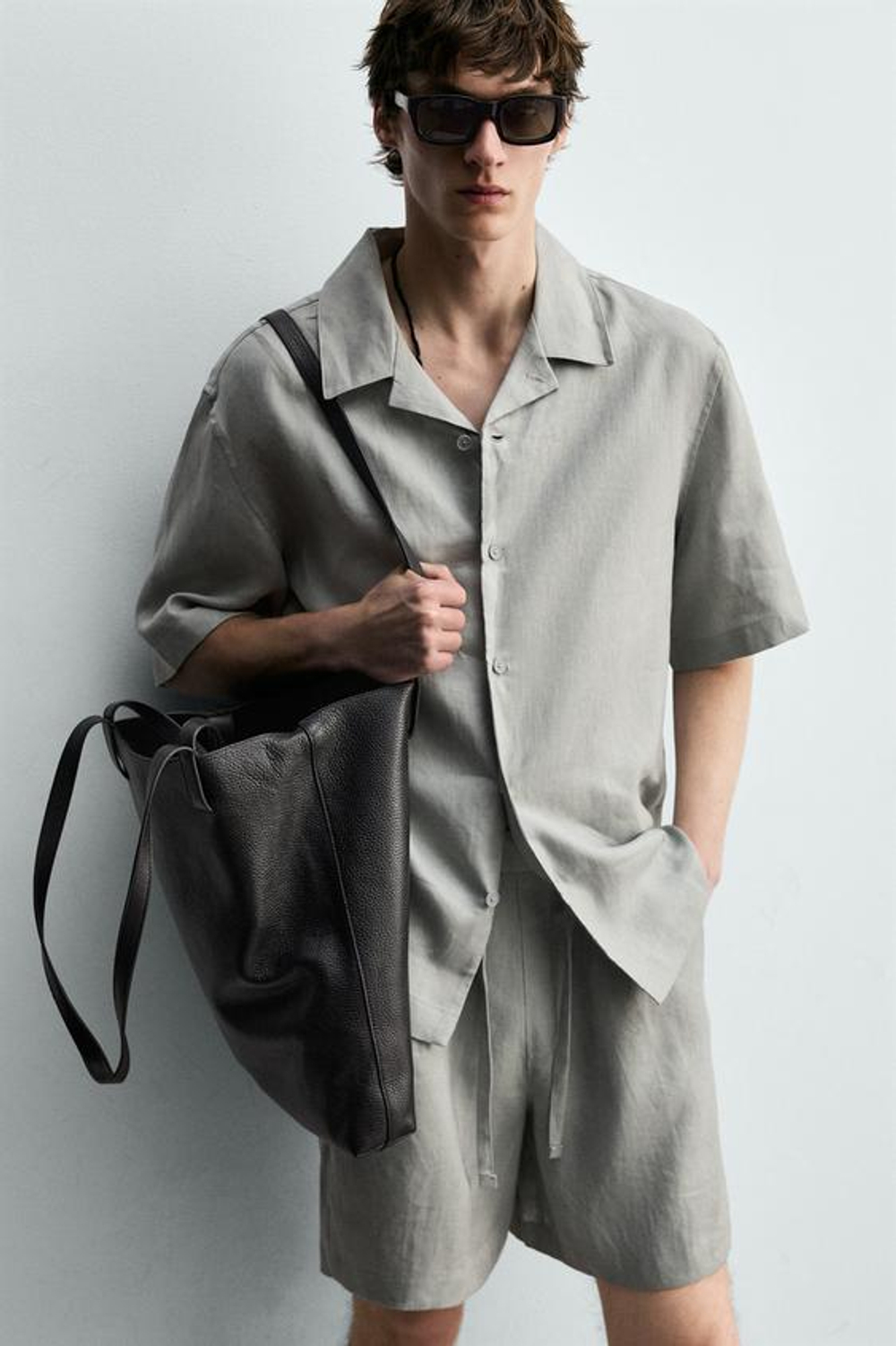 ZARA ШОРТЫ RELAXED FIT ИЗ 100% ЛЬНА, СВЕТЛО-СЕРЫЙ