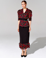 Костюм с юбкой длины миди