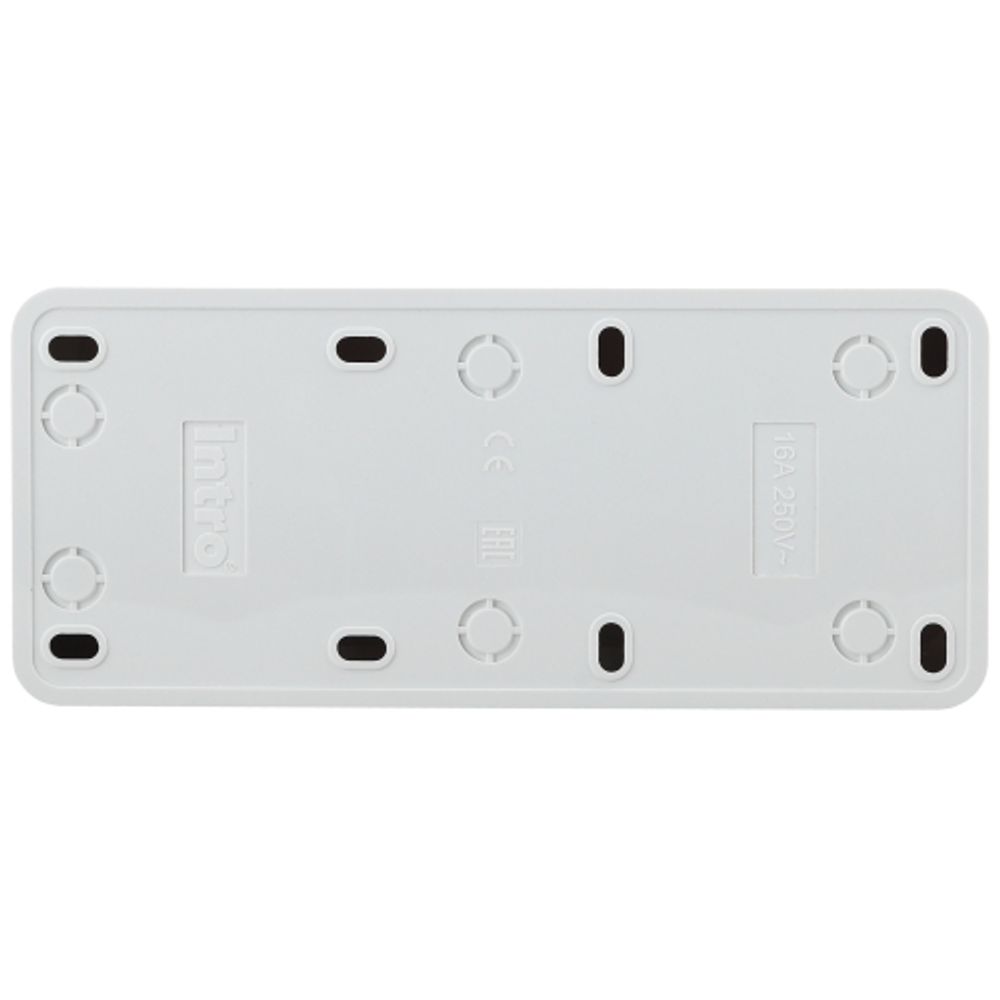 Розетка Intro Quadro 2-206-01 с заземлением тройная 3х2P+E 16А-250В IP20 ОУ белый | Intro Quadro