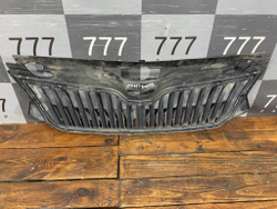 Решетка радиатора Skoda Rapid 1 12-20 Б/У Оригинал 5ja853668