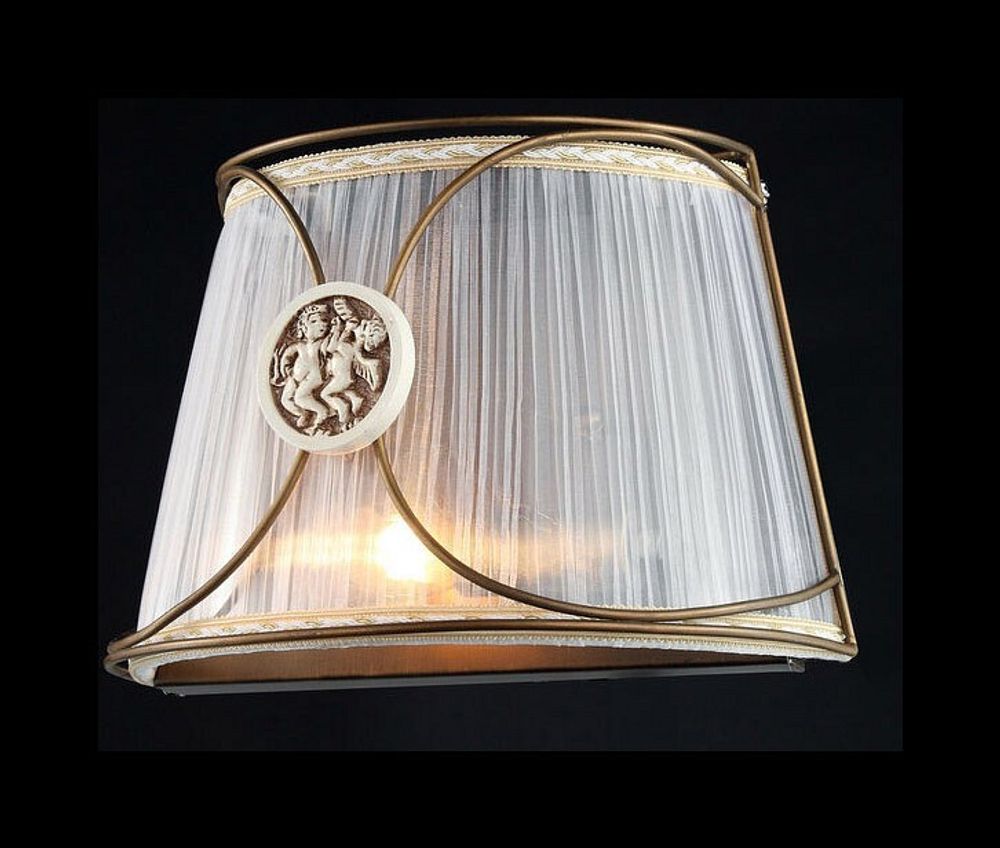 Накладной светильник Maytoni Letizia ARM365-01-R