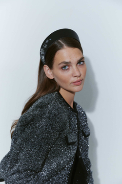 Кокошник с металлическими цветами