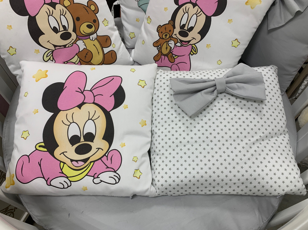 Комплект в кроватку 18 предметов "Микки Маус" серый, сатин