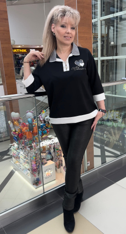 Черный трикотажный блузон с полосатым воротником