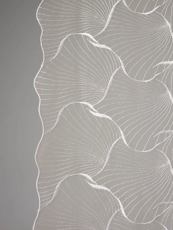 05-160 Вышивка на неэл. сетке 24 см, бежевый 775 /айвори 004