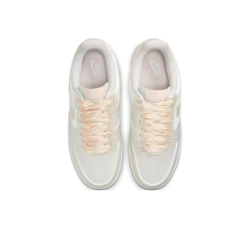 Женские кроссовки Nike Air Force 1 '07 LV8 'Sail Barely Orange' HQ3762-133