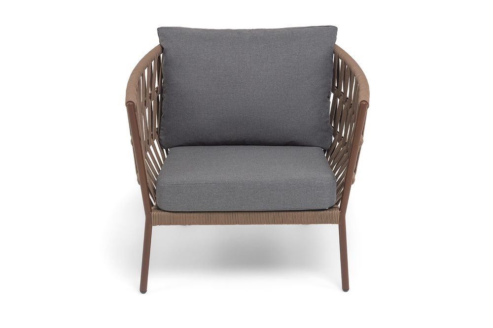 "Диего" кресло плетеное из роупа, каркас алюминий коричневый (RAL8016) муар, роуп коричневый круглый, ткань темно-серая 027