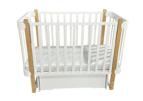 Детская кроватка Solnyshko с ящиком (поперечный маятник, съемная стенка, колеса)