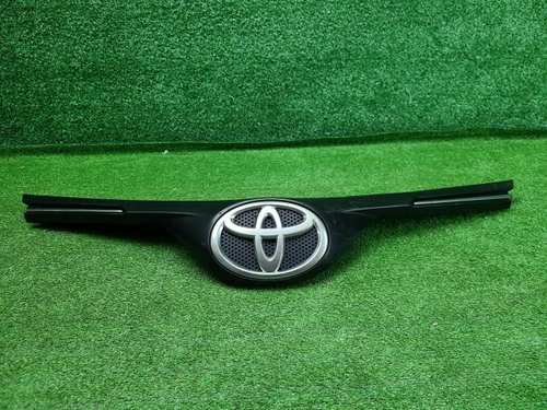 Решетка радиатора Toyota RAV 4 ca40 (2015-2019)