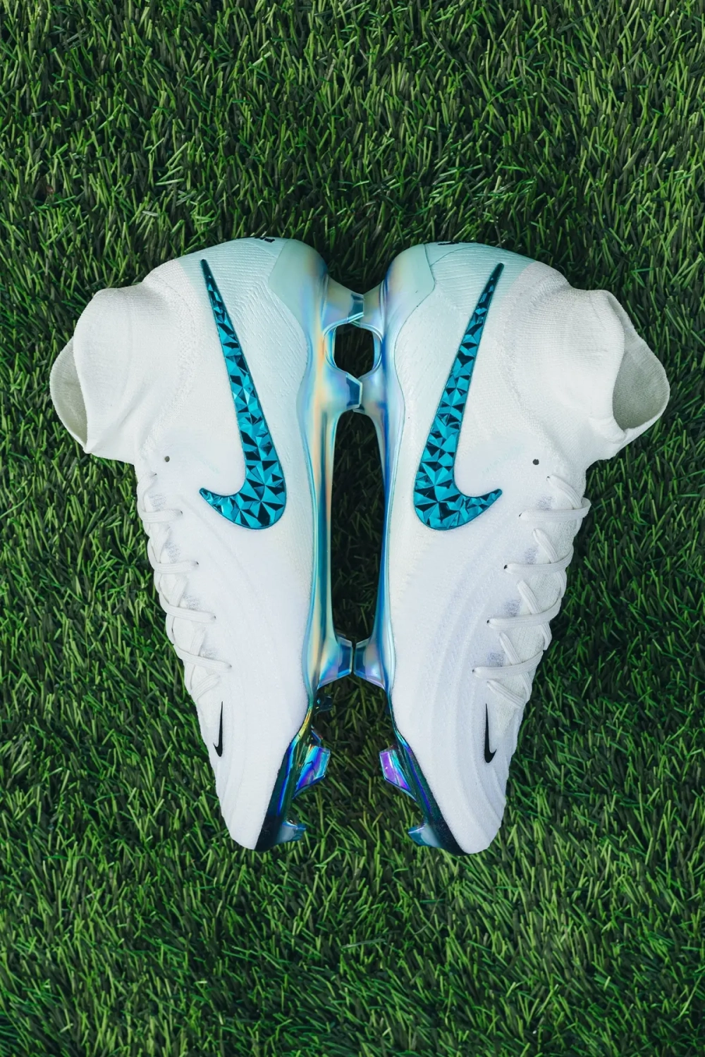 Бутсы Nike Phantom Luna 2 Elite FG - белый