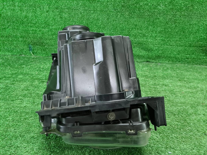 Фара правая Land-Rover Discovery 4 (2009-2013) ксенон