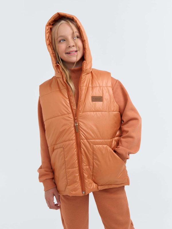 Жилет со съемным капюшоном 