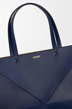 Loewe Сумка-тоут XL Puzzle Fold из блестящей телячьей кожи, темно-синий