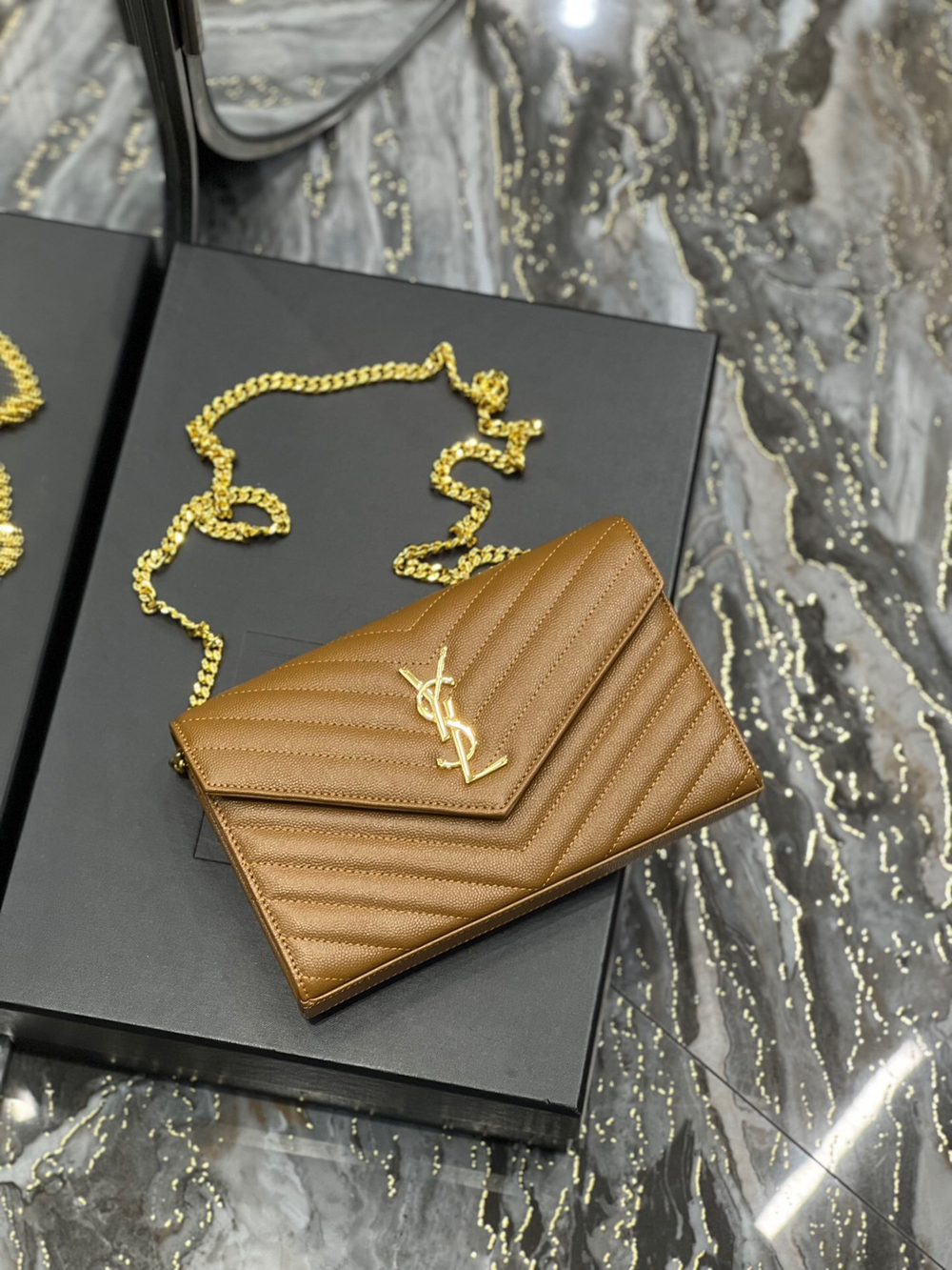 Saint Laurent WOC 22 cm